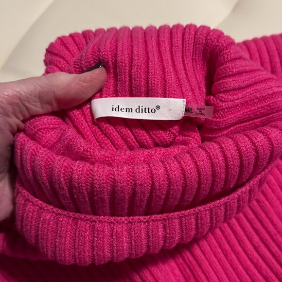 Idem Ditto Toasty Babe Turtleneck Crop Sweater - Picture 5 of 7